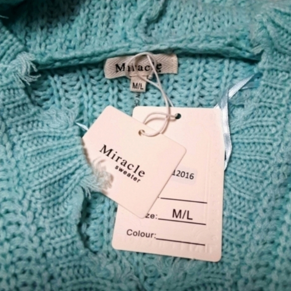 Loose Fit Sweater With Hood Womens - Picture 7 of 12